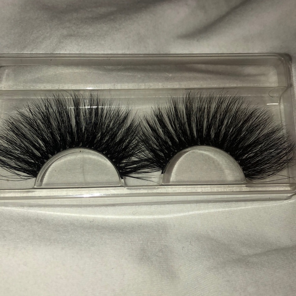 6 different eyelashes styles